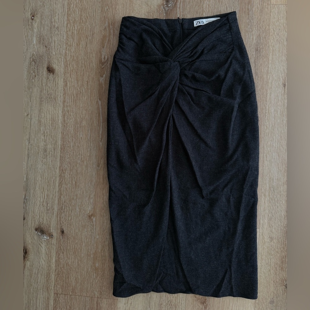 Zara Elegant Black Pencil Skirt